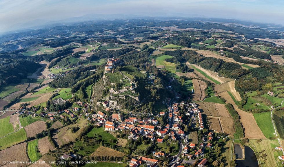 Die Riegersburg ist ein bekanntes Wahrzeichen der Oststeiermark.