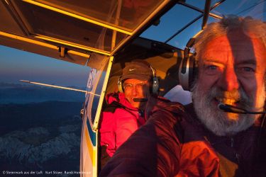 Homberger und Stüwe beim fotografieren des Grimming.